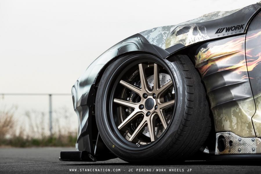  Nissan GT-R Godzilla by Ben Sopra 2014 года  (фото 5 из 18)